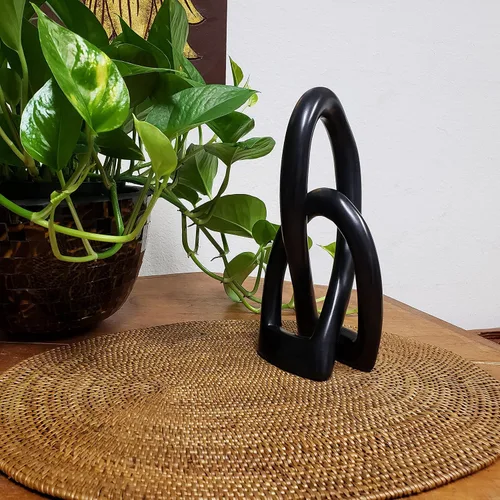 Miniatura 2 de Escultura de nudo de amor entrelazado en bucle continuo, decoración moderna y contemporánea, hecha a mano, esteatita artesanal de Kenia, manos Negro