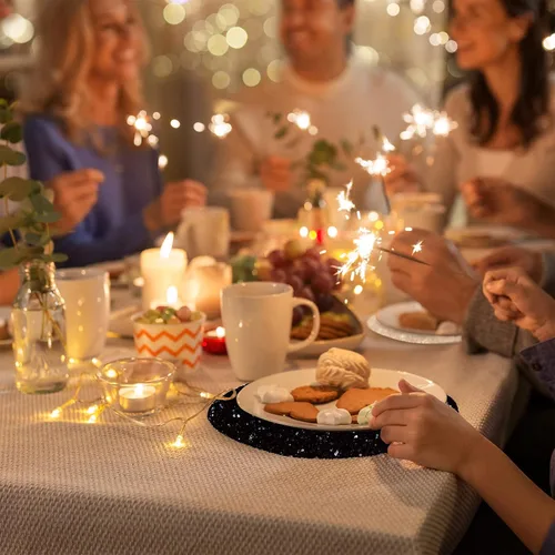Miniatura 7 de Juego de 4 manteles individuales negros de cuero brillante con purpurina de 15.4 pulgadas para decoración de fiestas, bodas, día de Acción