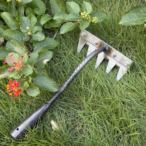 Miniatura 7 de Ironrake - Rastrillo de hierro resistente, 1 rastrillo de hierro para jardinería y deshierbe con 5 púas de metal, rastrillo de deshierbe