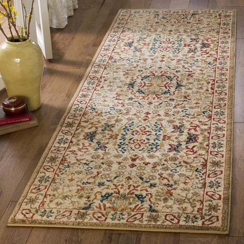 SAFAVIEH Kashan Collection - Alfombra de pasillo de 2 pies 6 pulgadas x 8 pies, color marfil y marfil, diseño oriental tradicional, no desprende