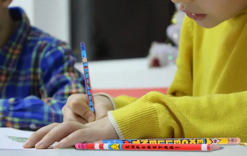Miniatura 5 de Madisi Lápices de incentivos coloridos surtidos, #2 HB, paquete de 150 10 diseños, bonitos lápices divertidos a granel para niños