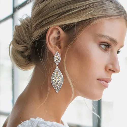 Miniatura 3 de Flyonce - Aretes caídos de diamantes de imitación y diseño de 2 hojas para novia