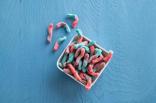 Miniatura 3 de Trolli - Gusanos de goma ácidos de frutos rojos, 7.2 onzas, paquete de 4 Sour Brite Crawlers
