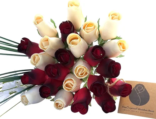 Rojo con puntas negras y ramo de rosas de madera blanca (2 docenas)