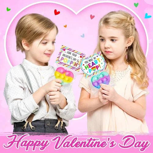 Miniatura 2 de Qinline Paquete de 30 regalos de cumpleaños para niños – Mini juguete antiestrés de corazón con tarjetas de regalo para niños y niñas, regalos