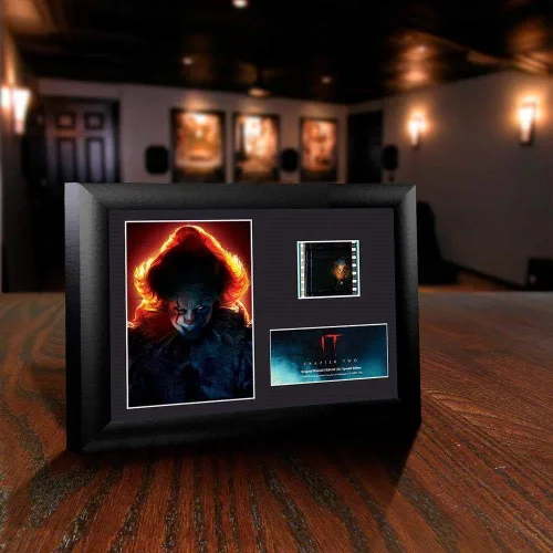 Miniatura 2 de Trend Setters Capítulo 2 de TI - Pennywise The Dancing Clown - Deadlights - Presentación de escritorio FilmCells - con clip de película de 1.378 in