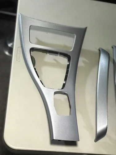 Miniatura 4 de VViViD® XPO Rollo de vinilo para envolver el coche con acero cepillado plateado y tecnología de liberación de aire (0.5 pies x 5 pies/0.15 x 1.52 m)