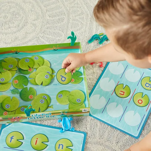 Miniatura 7 de Hand2Mind Lily Pad Letter Hop - CVC y juegos de palabras a la vista, juguetes de habilidades motoras finas, actividades de ortografía y creación