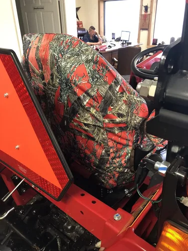 Miniatura 2 de Durafit Seat Covers, Compatible con fundas de asiento Mahindra para todos los modelos actuales de tractor con asiento de una pieza con reposabrazos.
