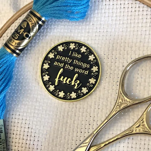 Miniatura 4 de Me gustan las cosas bonitas y la palabra F* ck esmalte aguja Minder