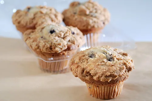 Poppie's Dough Muffins gourmet grandes horneados frescos (12 piezas) Blueberry Streusel
