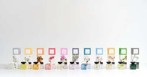 Miniatura 8 de ipuro - Essentials Room Fragrance Flower Bowl 6.8 fl oz Ambientador con fragancia floral, mandarina, bergamota, jazmín, violeta y madera de cedro