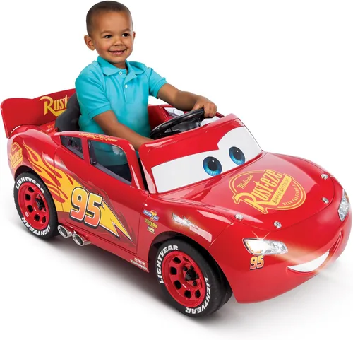 Huffy Lightning McQueen - Auto de juguete de 6 V con faros delanteros y sonidos del motor, pedal de conducción, hasta 2.5 MPH, edades de 3 a 7 años
