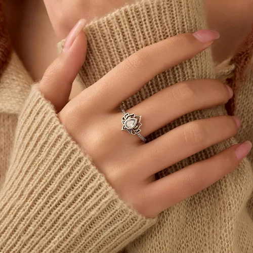 Miniatura 3 de LOVECOM Anillo de loto para mujeres, adolescentes y niñas, plata de ley 925, anillos de promesa de flor de loto, circonita cúbica, anillo inspirador
