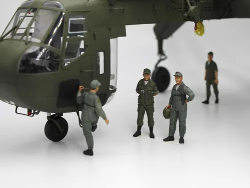 Miniatura 6 de ICM 53101 - US Helicopter Pilots (1960s-1970s) (100% Nuevos moldes) - Escala 1:35