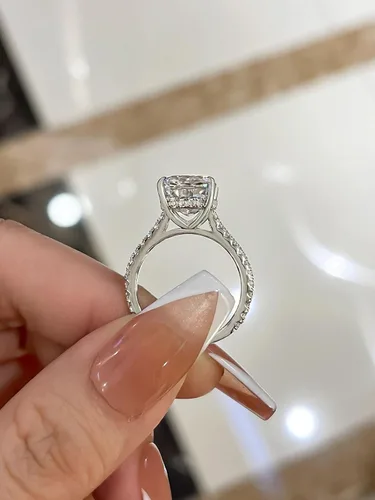 Miniatura 6 de Anillo de compromiso de corte cojín de 4 quilates para mujer, anillo de compromiso chapado en oro blancorosa de plata de ley 925 de 18 quilates