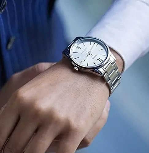 Miniatura 4 de Casio #MTP-V005D-7A Reloj analógico estándar de acero inoxidable con esfera plateada para hombre, plateado, Reloj analógico, movimiento de cuarzo