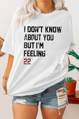 Miniatura 4 de Camiseta de manga corta con texto en inglés "I Don't Know About You But I'm Feeling 22" para mujer, álbum de música, cantante, regalo para fanáticos