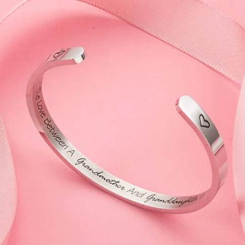 Miniatura 3 de Pulsera con cita de texto en inglés "The Love Between a Grandmother And Granddaughter Is Forever" (El amor entre una abuela y nieta es siempre)