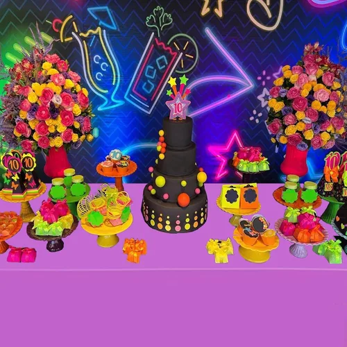 Miniatura 7 de Paquete de 6 manteles de neón desechables de plástico arcoíris para decoraciones de fiestas, suministros de cumpleaños y bodas (color neón)