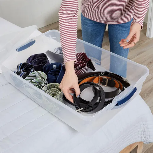 Miniatura 8 de Rubbermaid Cleverstore - Paquete de 4 recipientes de plástico apilables de 41 cuartos con tapas de cierre duraderas, organización visible, aula