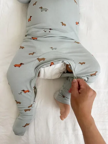 Miniatura 5 de GUNAMUNA Pijama unisex convertible ultrasuave para bebé, mameluco con cremallera para pañales, recién nacido a 24 meses