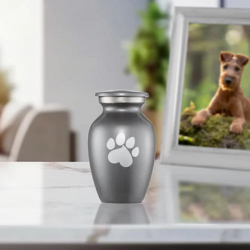 Miniatura 7 de Urna de latón macizo de 9 pulgadas para perros y gatos para cenizas de mascotas, recuerdo de cremación para mascotas de hasta 110 libras, estampado