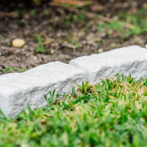 Miniatura 8 de Beuta Borde Paisajístico DIY de Piedra Artificial Sin Excavación con Picos de Anclaje, Borde Flexible del Tamaño de Ladrillo para Entradas de Autos
