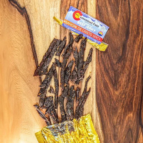 Miniatura 3 de Centennial Cuts - Sangre De Cristo Spicy Beef Jerky - 3.5 oz, de propiedad familiar, snack proteico