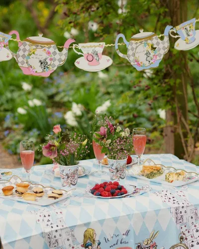 Miniatura 2 de Guirnalda de banderines de tetera Alicia en el País de las Maravillas de 13 pies, decoración temática para fiesta de té, cumpleaños, té de la tarde