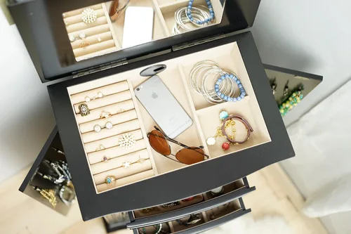Miniatura 4 de Hives and Honey Landry Jewelry Armoire, 40 x 17.75 x 13 pulgadas, negro antiguo y bandejas para aretes (paquete de 4) para almacenamiento de joyas