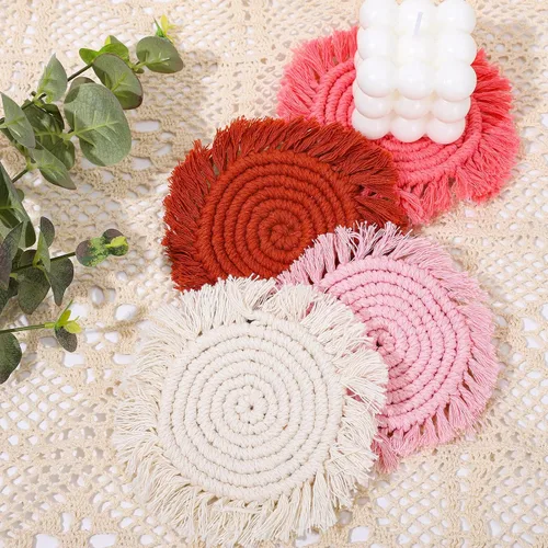 Miniatura 3 de Whaline Juego de 4 posavasos de macramé bohemios, hechos a mano, rojo, rosa, blanco, para bebidas, tapete bohemio con borla para tipos de tazas
