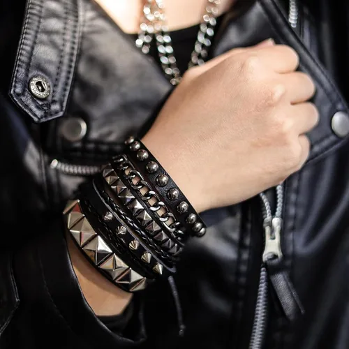 Miniatura 2 de Eigso Juego de 4 pulseras de cuero punk, con tachuelas de roca para hombres y mujeres, estilo retro, clásico, con pinchos, de metal, para hombre