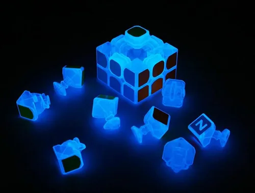 Miniatura 5 de AMAZA Cubo de velocidad fluorescente 3x3, 3x3x3, que brilla en la oscuridad, cubo de velocidad luminoso de 3 por 3, juguete rompecabezas de cerebro