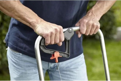 Miniatura 6 de Gardena Esparcidor L: Esparcidor universal para entrega de fertilizantes, semillas y sal, 17.7 in de ancho de extensión, para aproximadamente