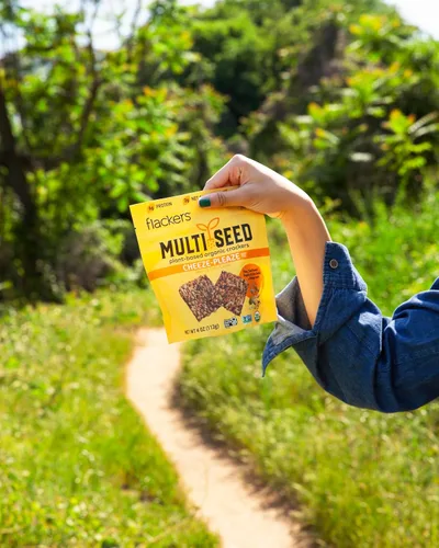Miniatura 5 de Flackers Galletas de Multi-Semillas Cheeze-Pleaze Orgánicas, Paquete de 1 de 4 onzas, Sin Gluten, Sin GMO, Veganas, Botana Keto, 8g de Fibra, 3g