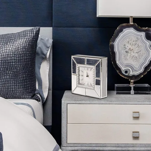 Miniatura 4 de Howard Elliott Collection Reloj de mesa con acabado de espejo con borde de vidrio con cuentas, reloj de espejo plateado decorativo para oficina