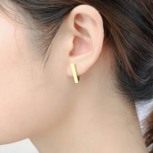 Miniatura 4 de HELFNE Aretes de cartílago hechos a mano con triángulo de oro de 14 quilates para mujer de oro real pequeños aretes geométricos de plata