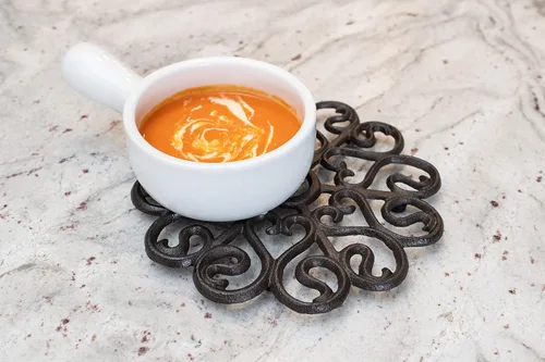 Miniatura 8 de GASARÉ, Salvamanteles de hierro fundido para platos calientes, ollas y sartenes, salvamanteles de metal, diseño victoriano, tapas de patas de goma