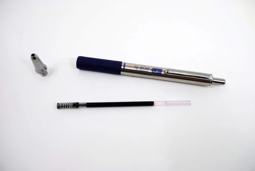 Miniatura 4 de Bolígrafos de gel Zebra Pen G-402, paquete de 2 unidades, tinta azul, punta fina de 0.5 mm, barril de acero inoxidable, cómodo agarre de goma, clip