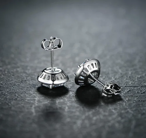 Miniatura 5 de Aretes de tuerca de circonita cúbica chapados en oro, aretes de imitación con halo de diamantes grandes de 0.276in y 18 aretes pequeños de piedra