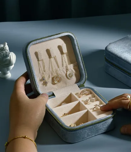 Miniatura 3 de TAIMY Joyero de viaje de terciopelo de felpa pequeño estuche de joyería de viaje mini cajas organizadoras de viaje portátiles para anillos aretes