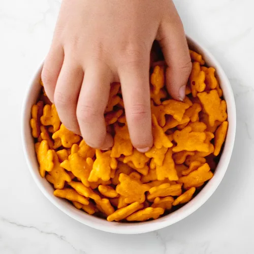 Miniatura 5 de Annie's Organic Cheddar Bunnies - Conejitos horneados de queso cheddar, Graham Snacks