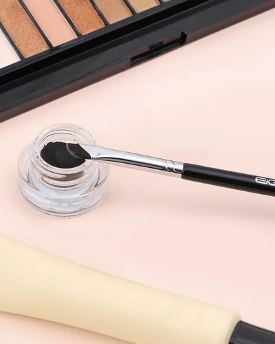 Miniatura 4 de Pincel Delineador de Ojos, EIGSHOW Pincel de Maquillaje Delineador de Ojos en Gel Angulado en Forma de Hoz para Delineador de Ojos Preciso, Cejas