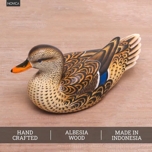 Miniatura 5 de NOVICA Estatuilla de madera artesanal hecha a mano pintada de pato malardo hembra de Bali Brown Indonesia escultura temática animal NAT Geo Decor