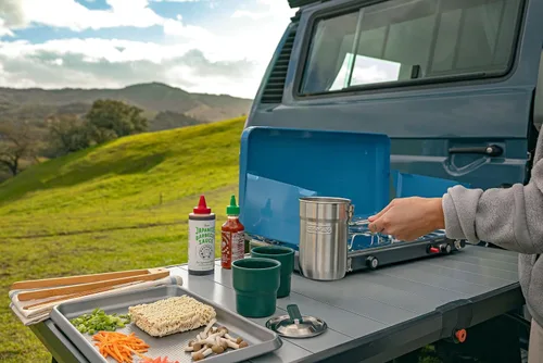 Miniatura 5 de Stanley Wildfare Go - Juego de cocina de acero inoxidable de 4 piezas con dos tazas Olla y tapa de 32 oz con mango plegable y de bloqueo 2 tazas