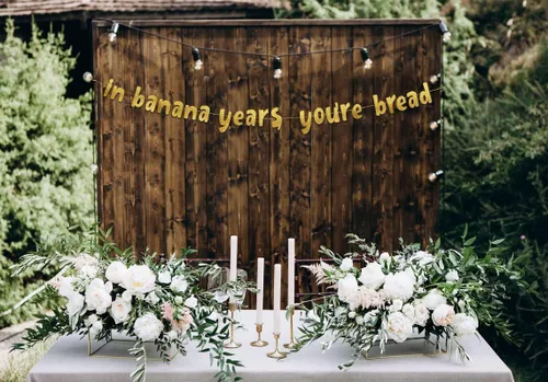 Miniatura 7 de Cartel dorado con purpurina preencordada en Banana Years You're Bread, divertidas decoraciones de jubilación para hombres y mujeres, suministros