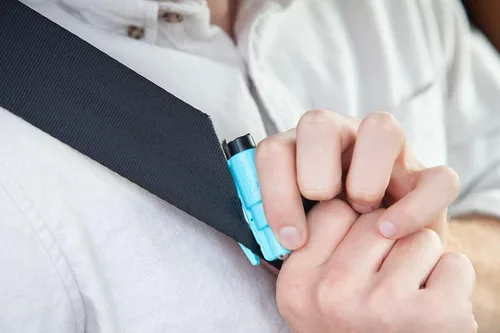 Miniatura 7 de resqme Llavero de emergencia compacto original, herramienta de escape de coche, cortador de cinturón de seguridad y rompevanas, fabricado en Estados