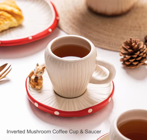 Miniatura 2 de Bonita taza de hongo con platillo, hecha a mano con lunares esmaltados, con decoración de ardilla en el plato. Tazas de café de cerámica mate