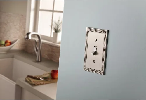 Miniatura 2 de Franklin Brass Placa de pared clásica de palanca y balancín con cuentas, 2 bandas, certificado ETL, salida GFI, cubierta decorativa